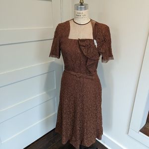 Stunning Vintage 1940s Volup Brown Lace Dress with Matching Belt and Gloves